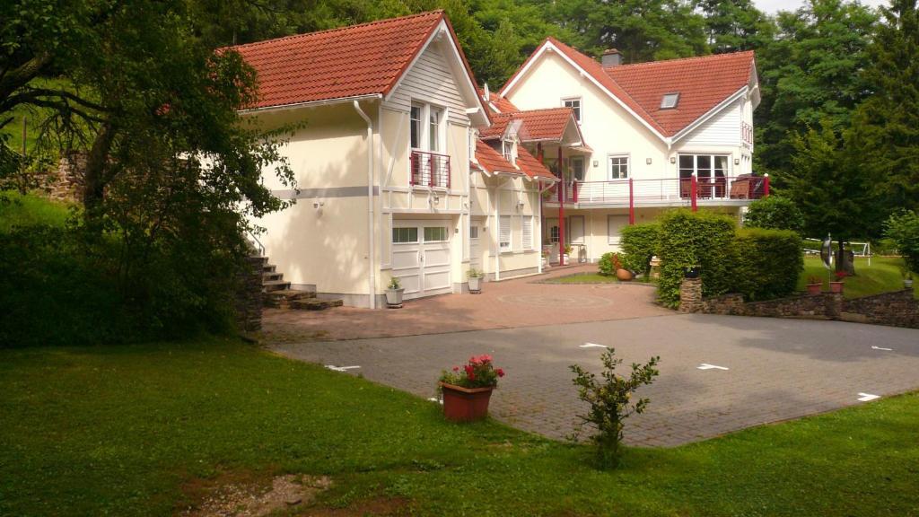 Waldhotel Forsthaus Remstecken Кобленц Стая снимка